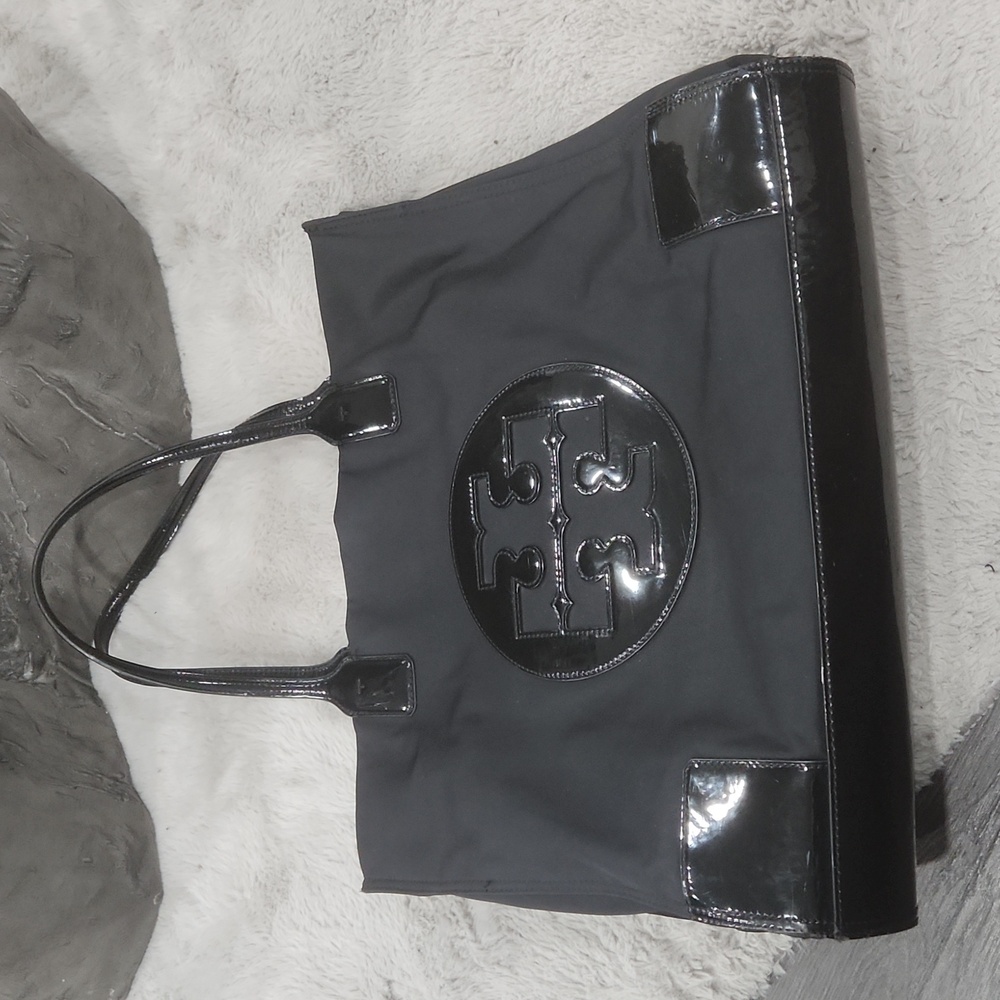 Tory Burch Patent Black Structured Tote Bag - Picture 4 of 12